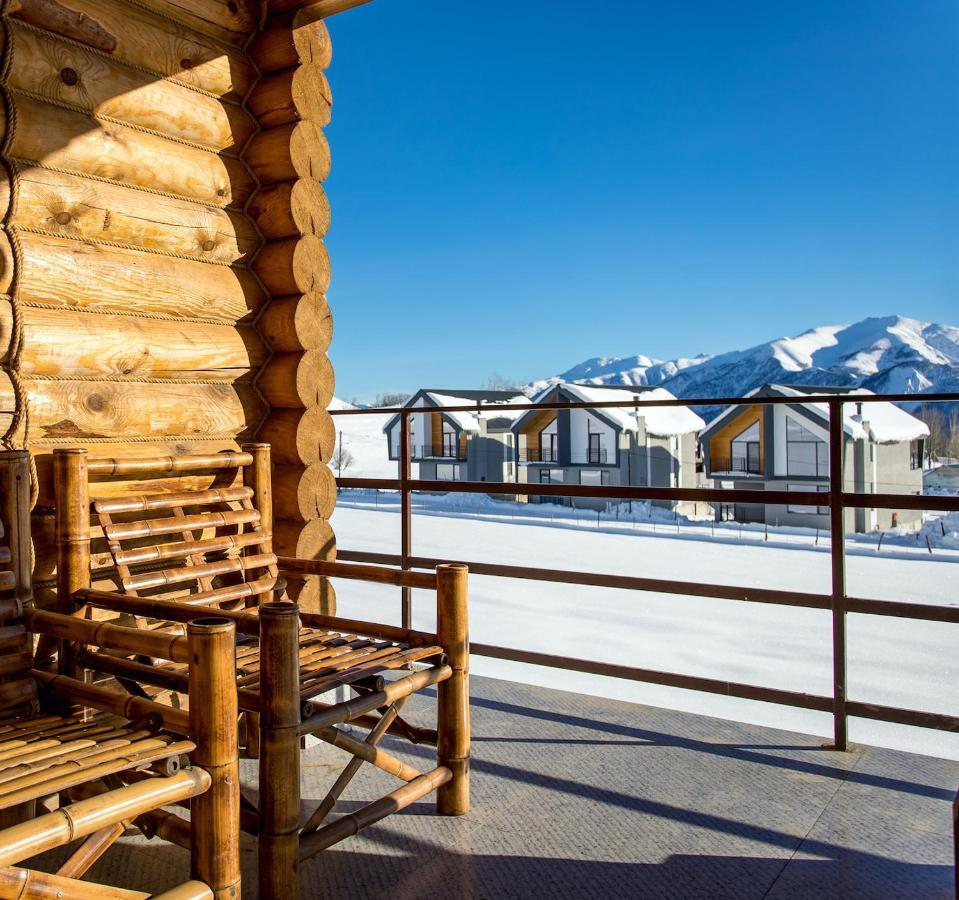 Snow Time Eco Chalet Gudauri Luaran gambar