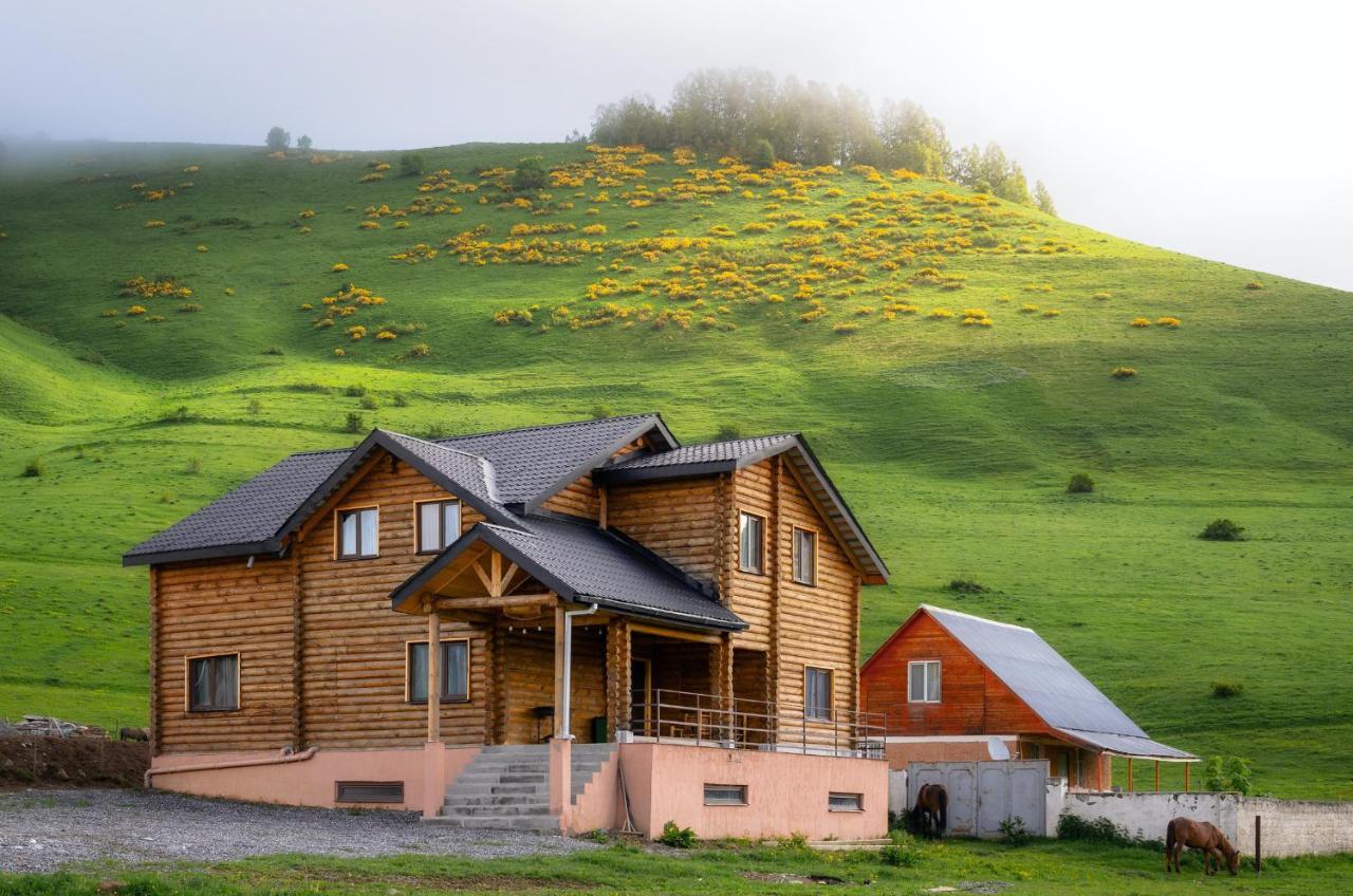 Snow Time Eco Chalet Gudauri Luaran gambar